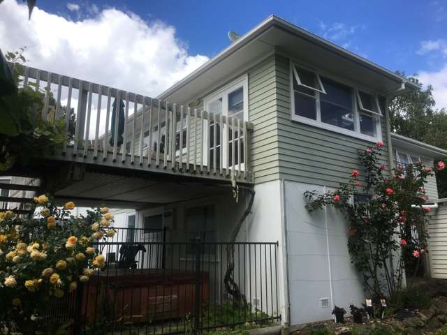 16 James Scott Place Te Atatu South_1