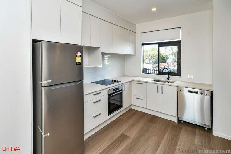 2/22 James Laurie Street 11401_2