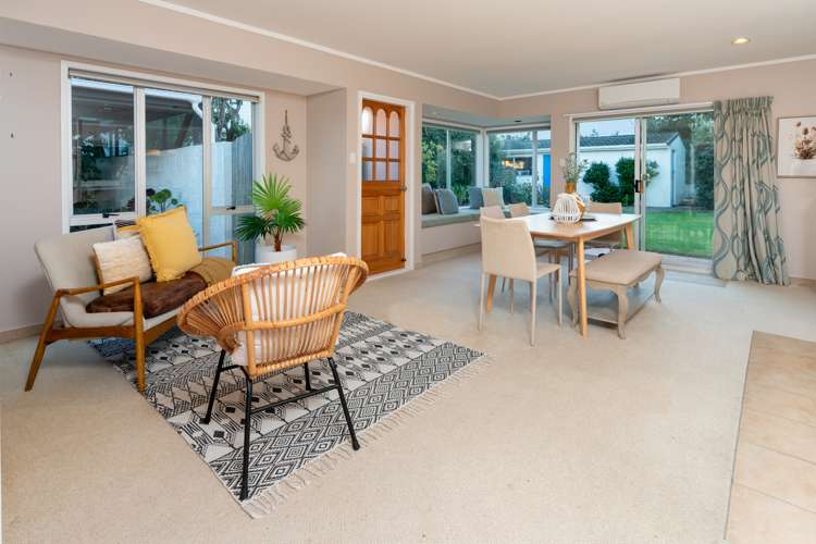 113 Field Way Waikanae Beach_18