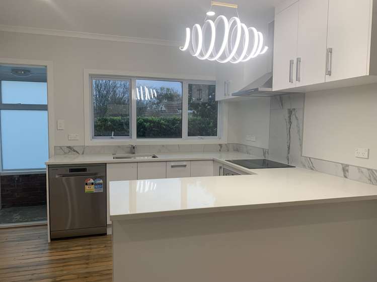 1/300 Lake Road Hauraki_5