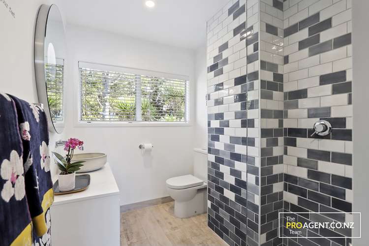 68 Kauri Point Road Laingholm_22