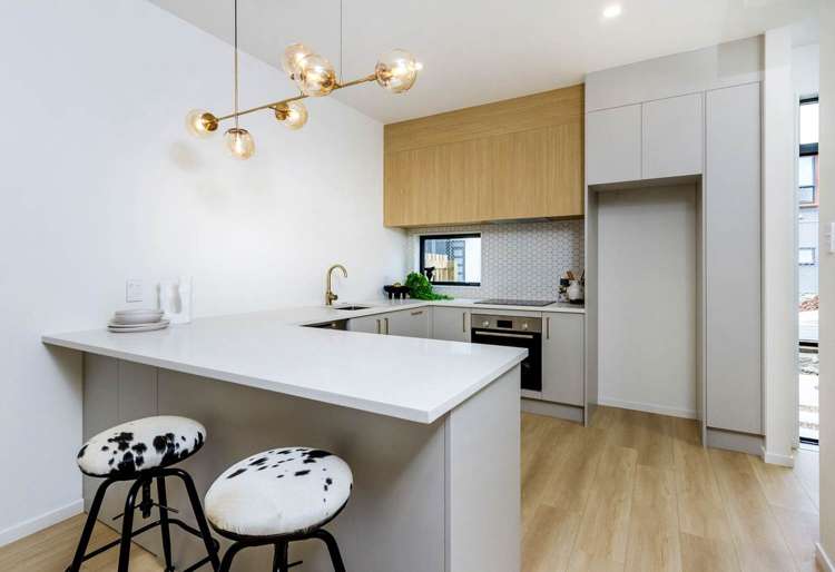 5 Papa Takaro Lane Flat Bush_8