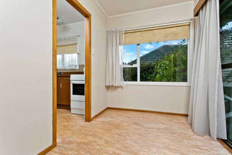 1 Vodanovich Road Te Atatu South_11