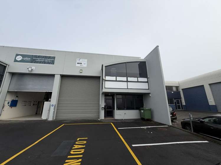 33 Waipareira Avenue_0