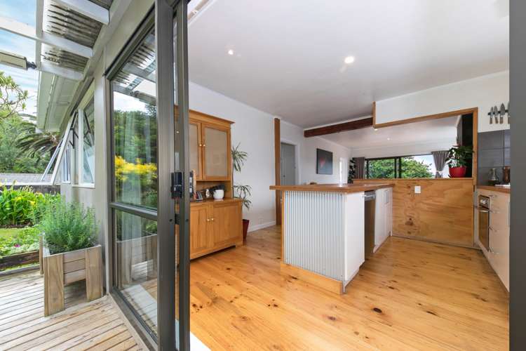 15 Warwick Avenue Titirangi_6