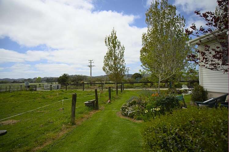 37 Te Pua School Road Helensville_17