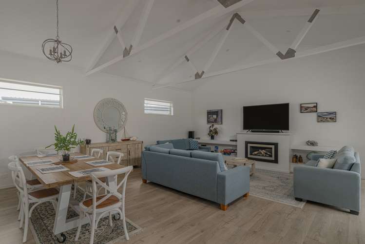 15 Ajax Head Pauanui_6