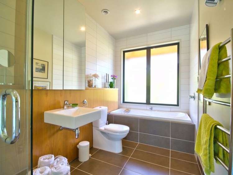 8 Rannoch Drive Jacks Point_16