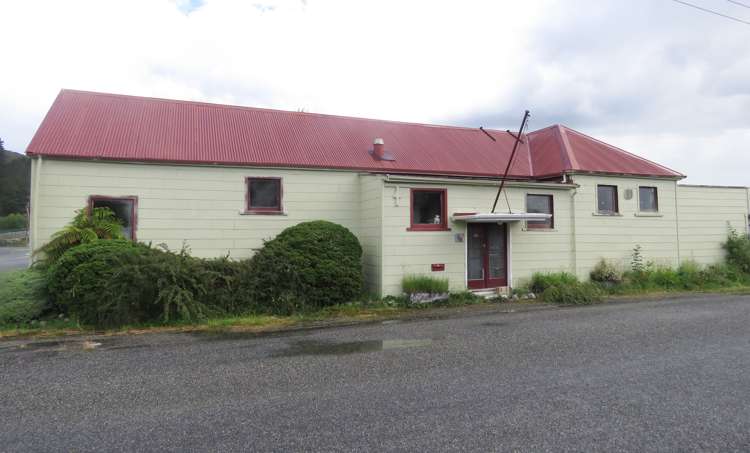 69 Shiel Street Reefton_7