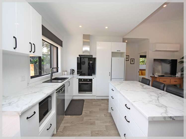 6 Dustin Street Foxton Beach_9