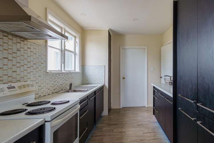 1019 Saint Aubyn Street West_2