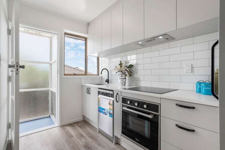 2/67A Roberton Road Avondale_3