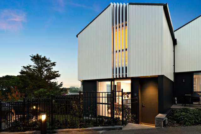 Stylish Freehold Townhouse in Remuera