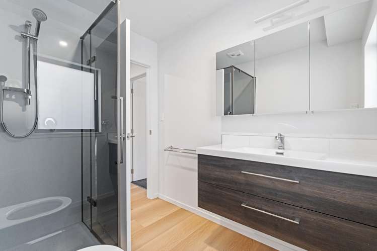 Units 1 and 2/10A Awanui Street Merrilands_28