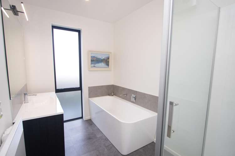 71 Racecourse Road Allenton_14