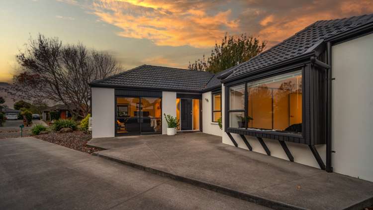 45 Karnak Crescent Russley_1