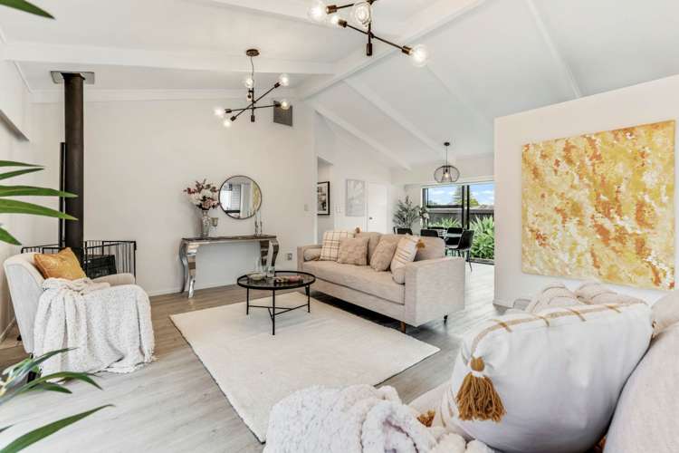 2/33 Vivian Wilson Drive Eastern Beach_5