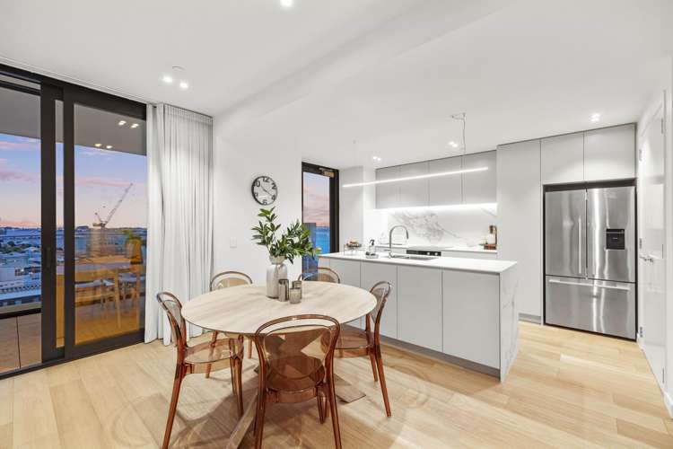 1007/38 Elizabeth Street Tauranga Central_4