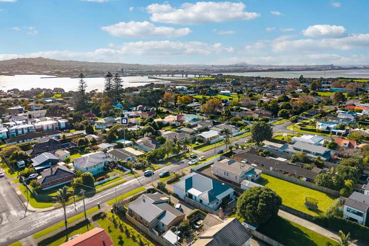 44 McIntyre Road Mangere Bridge_21