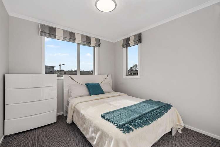 14 McCorquindale Drive 2743_13