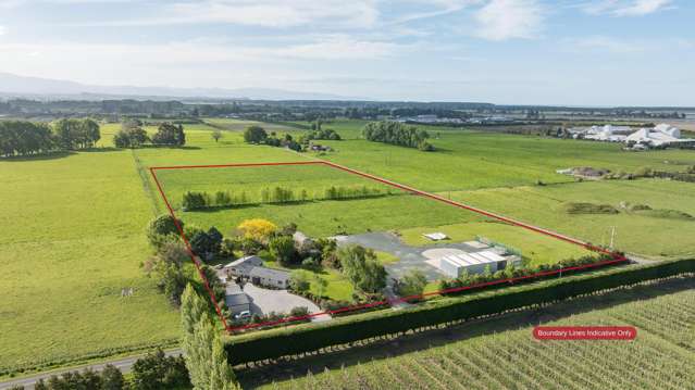 4ha Oasis With 5-Bay Shed & Family Home!