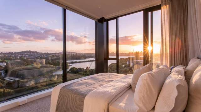 Prestigious Blue-Chip Penthouse