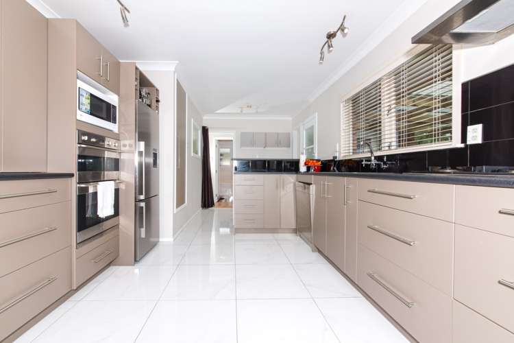 54 Tiroroa Avenue Te Atatu South_7