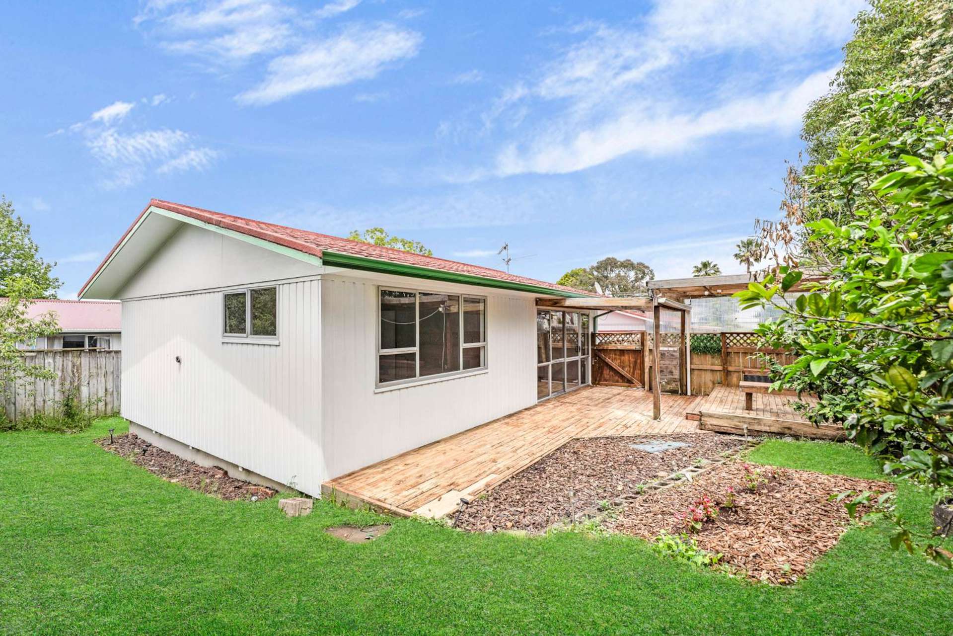 2/26 Kemp Road Massey_0