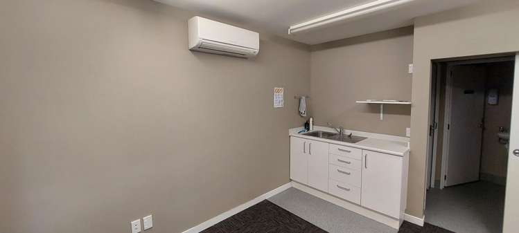 2/15 Anchorage Road Hornby_6