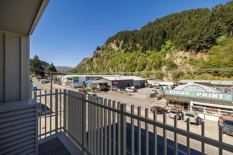 207/98 Gorge Road Queenstown_4