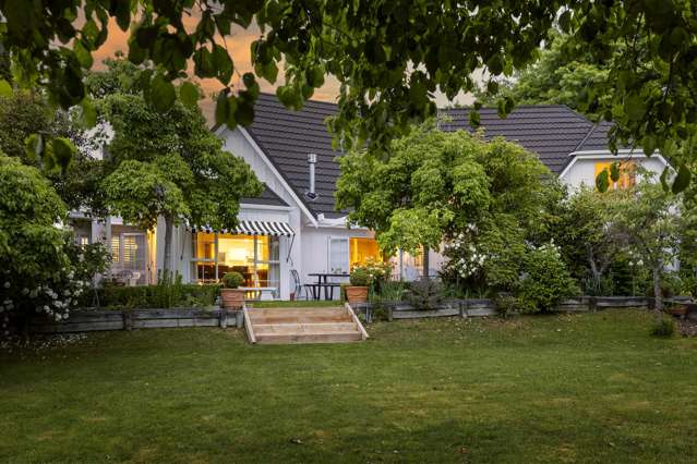 Character, Space & Lake Views on Pipi Street