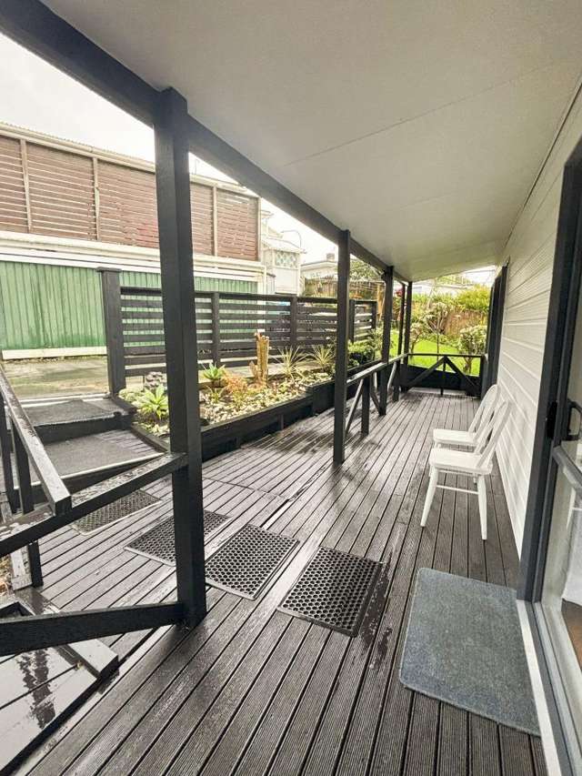 2/93 Cook Street Howick_1