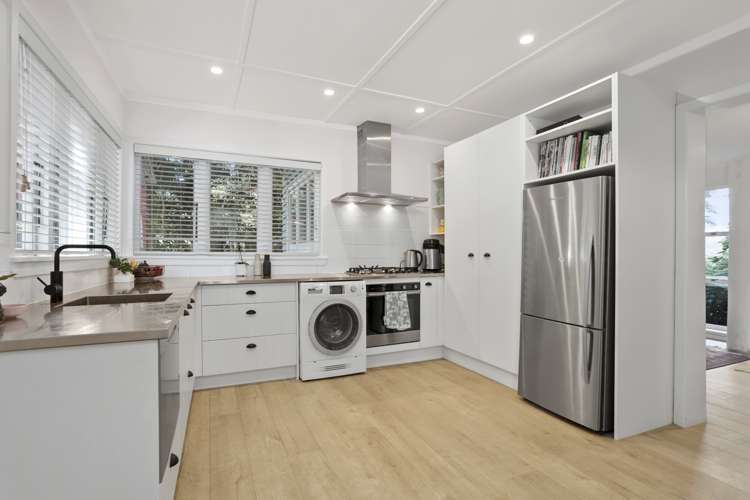 33 York Road Titirangi_9