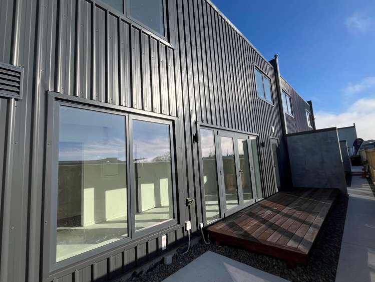 8/1 Lake Bryndwr Lane Burnside_5