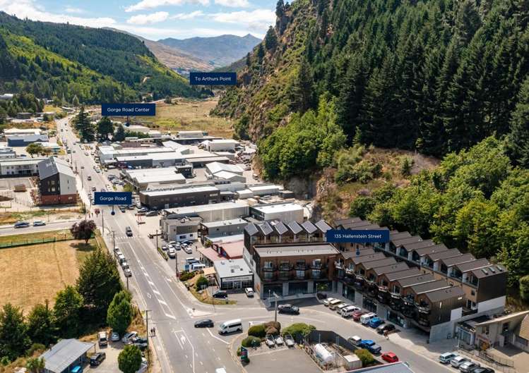 36/135 Hallenstein Street Queenstown_3