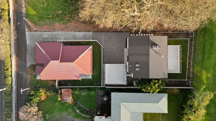 801A River Road Chartwell_1