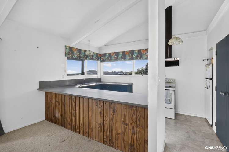 129 Gloaming Hill Titahi Bay_4
