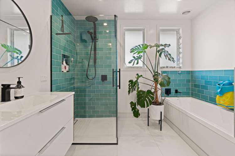 23 Solar Terrace Broad Bay_13