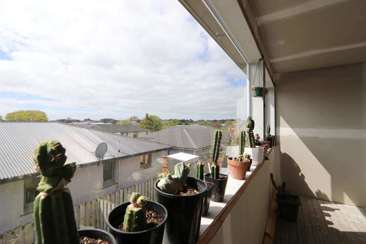 327 North Road Waikiwi_23