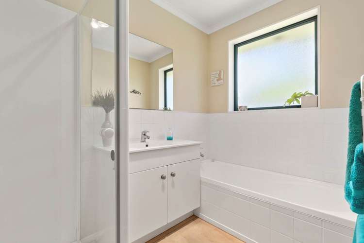 9 Castlehill Court Wattle Downs_14