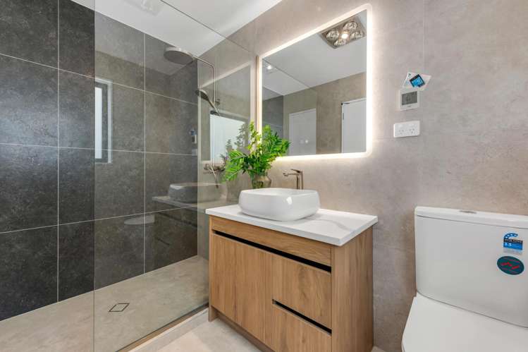 10 Mill Hill Close Flat Bush_30