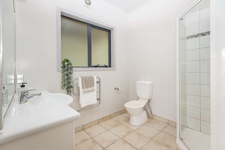 5 Landsdowne Terrace Karori_13