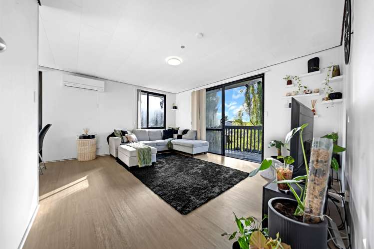 1/233 Glengarry Road Glen Eden_7
