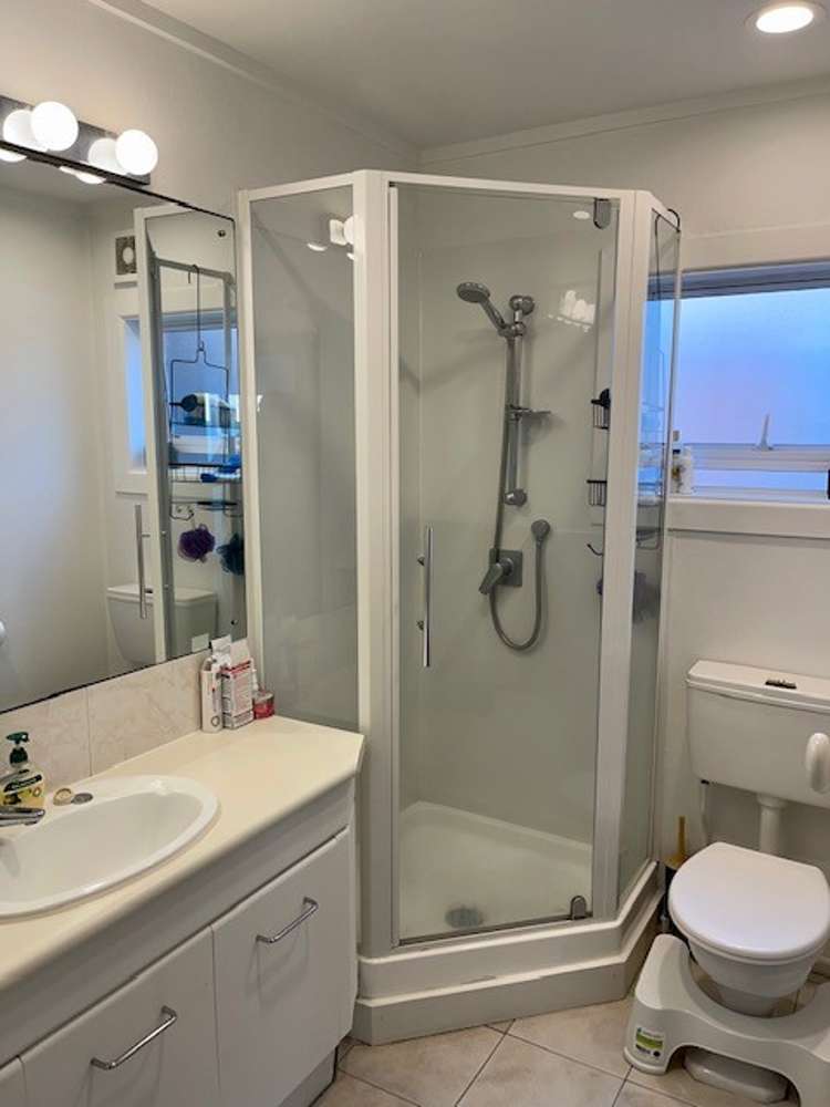 2/241 Hurstmere Road Takapuna_6