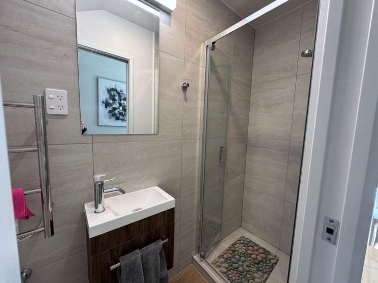 66/666B Great South Road Ellerslie_5