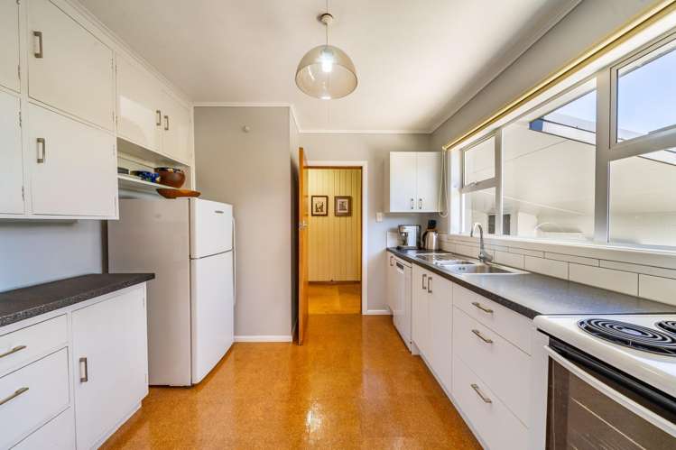 8 Ruru Crescent Heretaunga_4