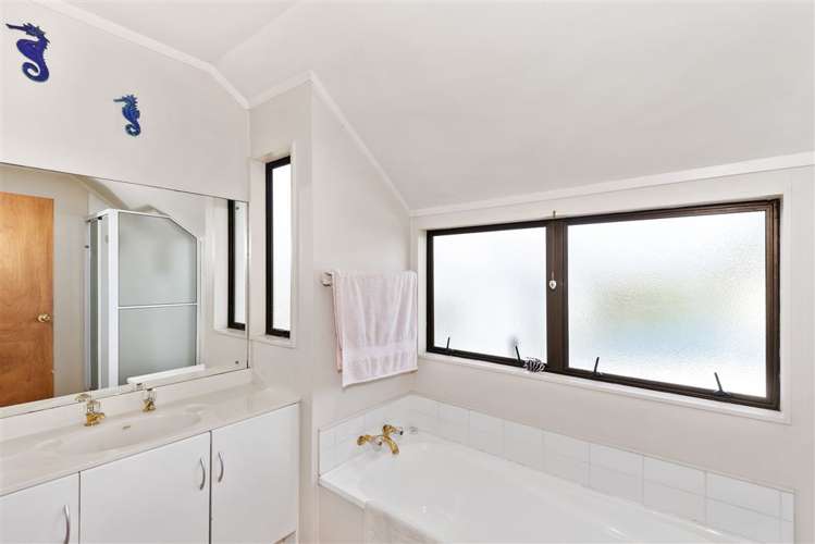 23 Bosnyak Drive Te Atatu South_12