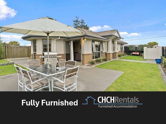 FULLY FURNISHED IMMACULATE FAMILY HOME ON PRIVATE SECTION!