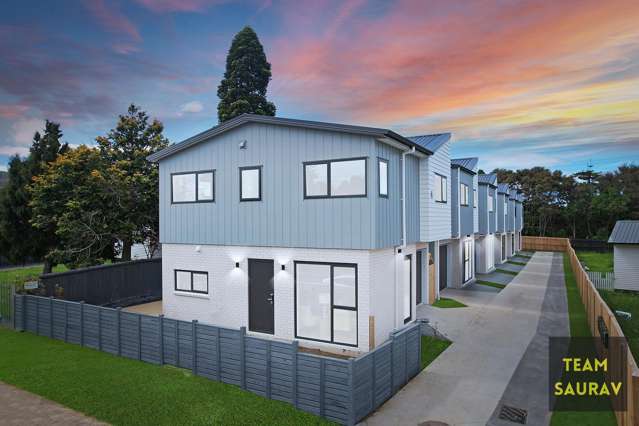 Stunning Newly Constructed Home in Papatoetoe!