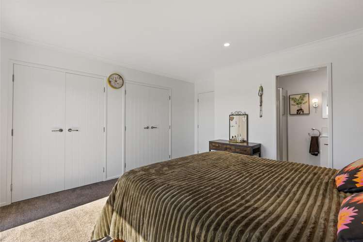 32 Honeyfield Drive Whalers Gate_22